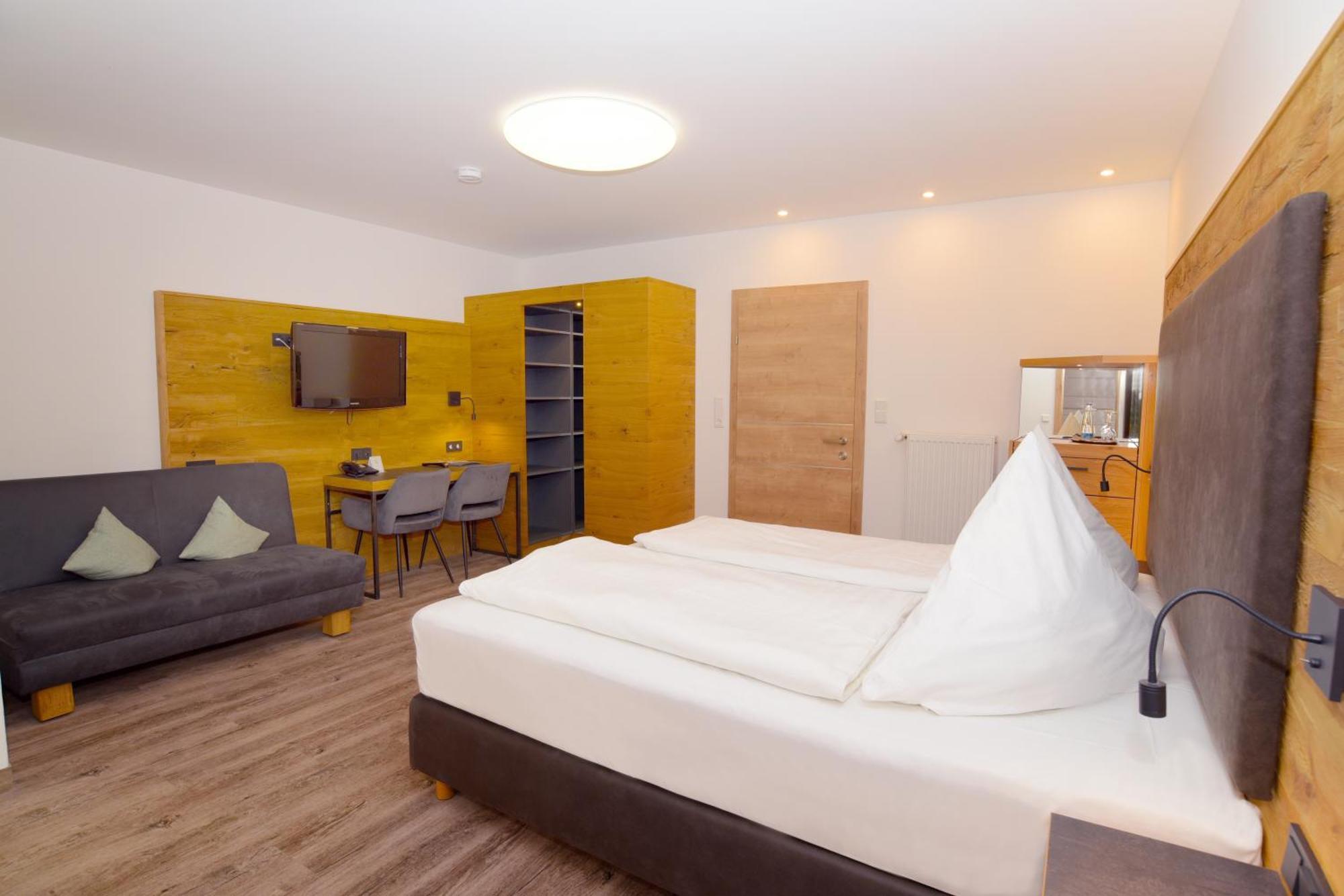 Hotel Gasthof Krone Spalt Luaran gambar