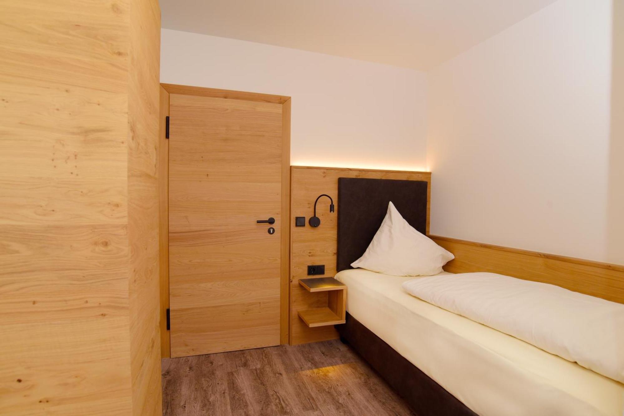Hotel Gasthof Krone Spalt Luaran gambar